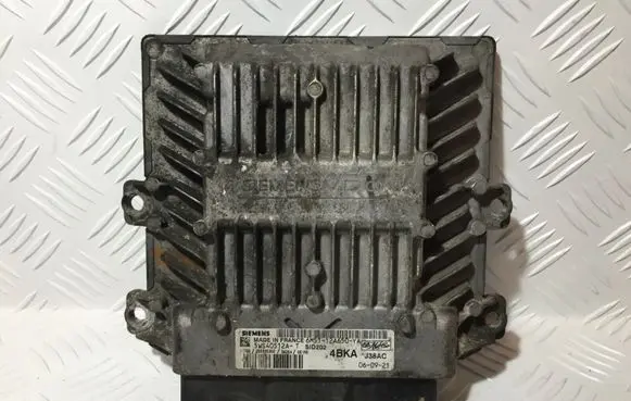 Ford Focus Engine control unit/module 6M5112A650YA