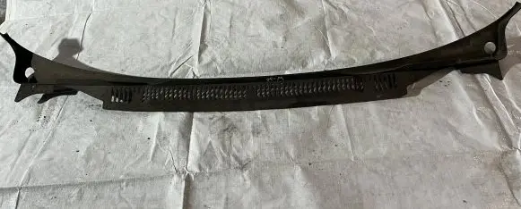 Volkswagen Touran I Wiper trim 1T0819403