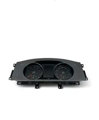 Volkswagen Golf VII Speedometer (instrument cluster) 5G0920861