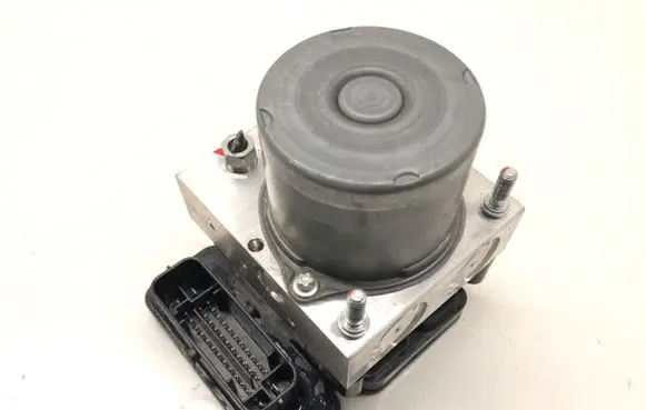 Suzuki SX4 S-Cross ABS Pump 