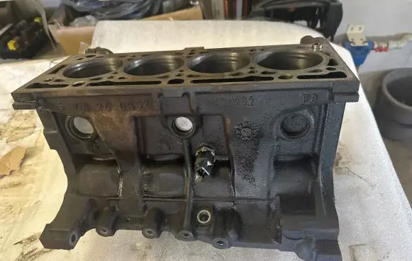 Renault Kangoo II Engine block 102932 240982 K7M