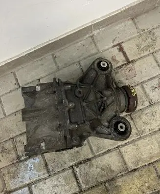 Jaguar XE Rear differential GX734A213FD D7833
