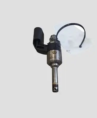Volkswagen Golf VI Fuel injector 03C906036F