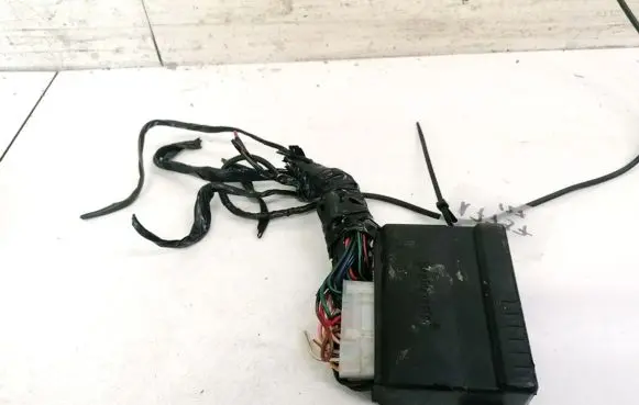 Volkswagen PASSAT B6 Alarm control unit/module 