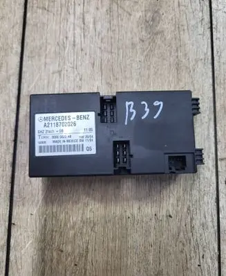 Mercedes-Benz E W211 Seat control module A2118702026 00005822A9