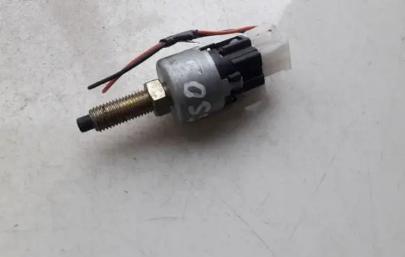 Mitsubishi Space Star Brake pedal sensor switch