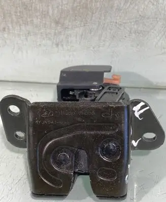 Hyundai Santa Fe Tailgate/trunk/boot lock/catch/latch 812302b000