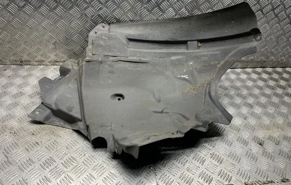 Front wheel arch liner splash guards