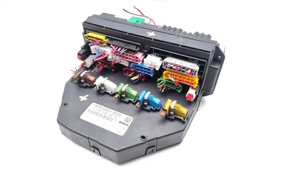 Mercedes-Benz C W204 Fuse module A2045454501 A2044422600 A2044422700
