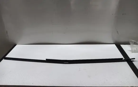 Skoda Fabia Mk1 (6Y) Front door glass trim molding 6Y9839478B