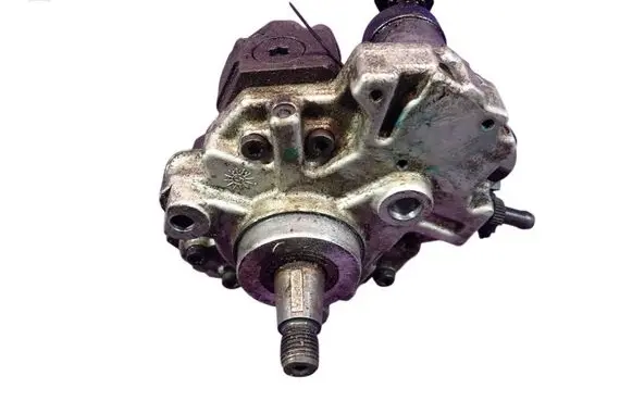 Opel Astra H Fuel injection high pressure pump 