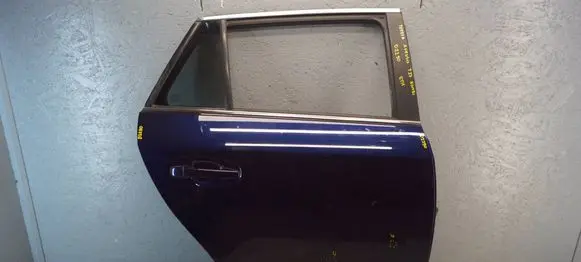Toyota Avensis T270 Rear door 