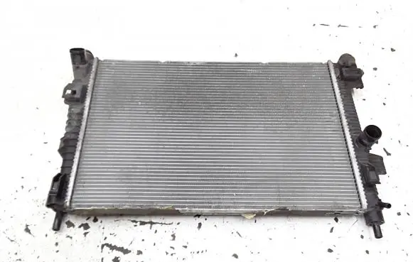 Ford C-MAX II Coolant radiator 8v618005ca