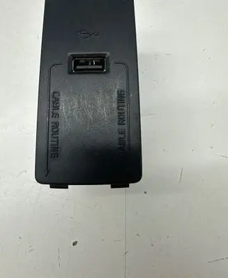 Volvo S90, V90 USB socket connector 31389705 31497152
