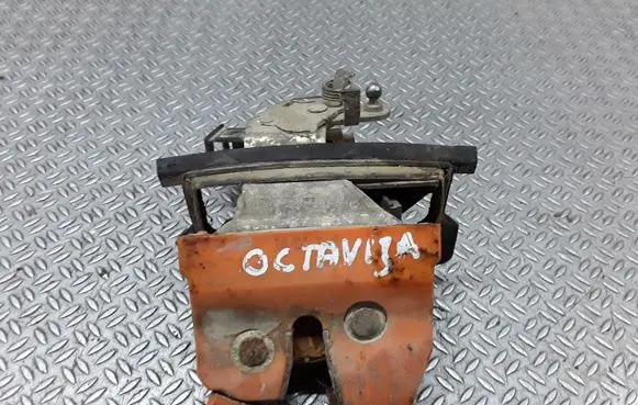Skoda Octavia Mk1 (1U) Tailgate/trunk/boot lock/catch/latch