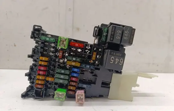 Audi A3 S3 8V Fuse module 5Q0937615C