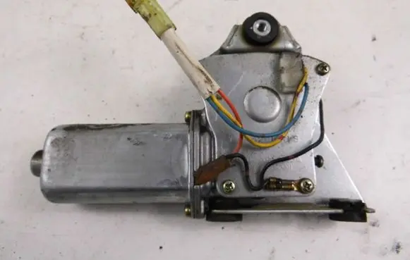 Suzuki Swift Cultus Rear window wiper motor 3881160B00