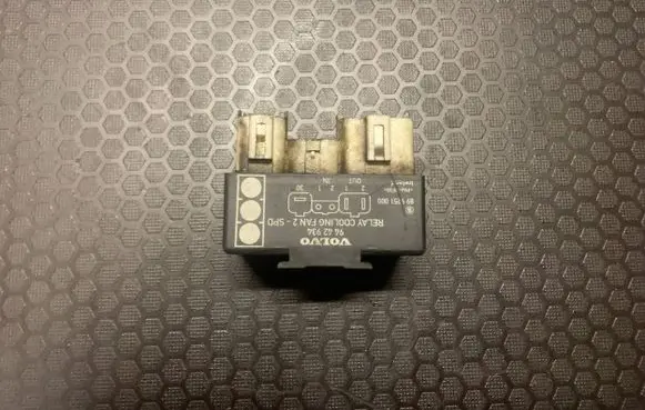 Volvo C70 Coolant fan relay 9442934 899251000