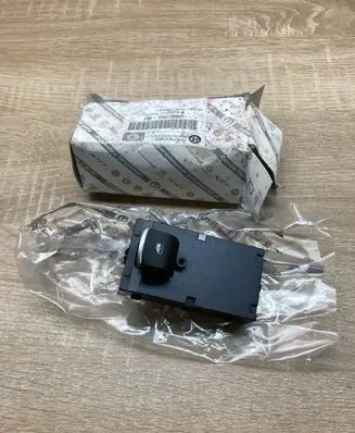 Alfa Romeo Giulia Electric window control switch 6000627954 6000627954001 01561092280
