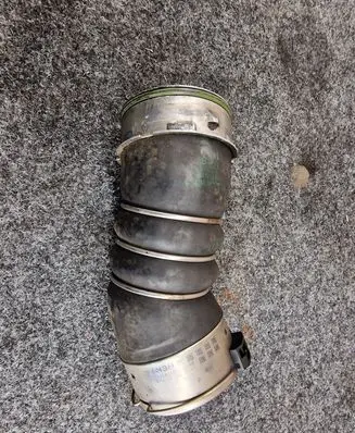 BMW X6 F16 Intercooler hose/pipe 7823236