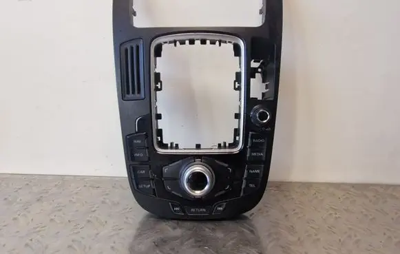 Head unit multimedia control
