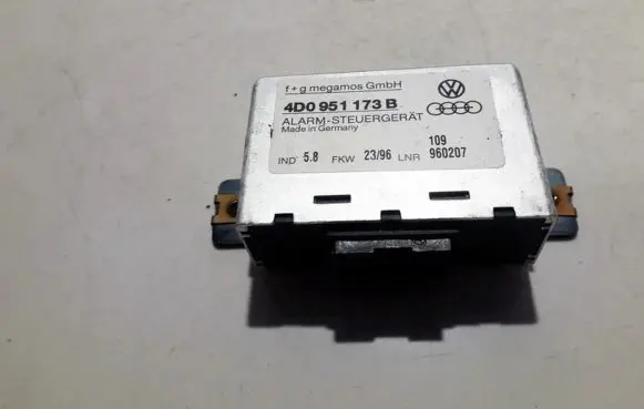 Audi A4 S4 B5 8D Alarm control unit/module 4D0951173B 109960207