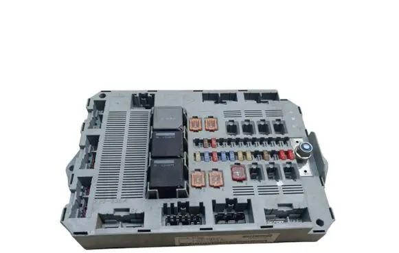 Jaguar XF X250 Fuse module 8X2T14B476BD 7340955340