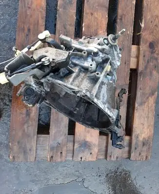 Peugeot 307 Manual 4 speed gearbox 7107482