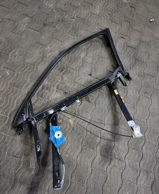 Seat Exeo (3R) Front door window/glass frame 8E0837630