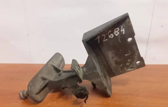 Mercedes-Benz C W203 ABS pump bracket A2034310240