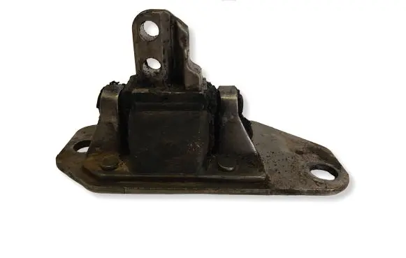 Volvo XC90 Engine mount bracket 