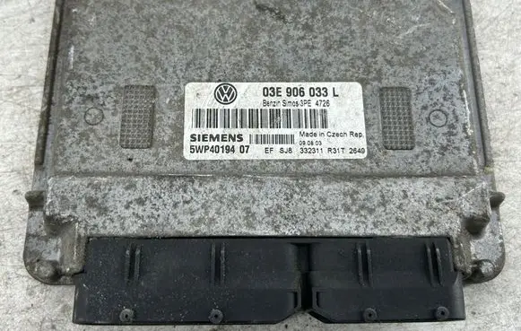Seat Leon (1P) Engine control unit/module 03E906033L 3PE4726 5WP4019407