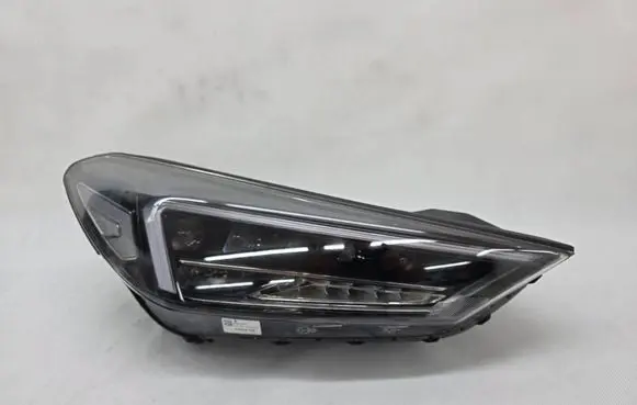 Hyundai Tucson TL Headlight/headlamp 92102D7700 SP92102D7700