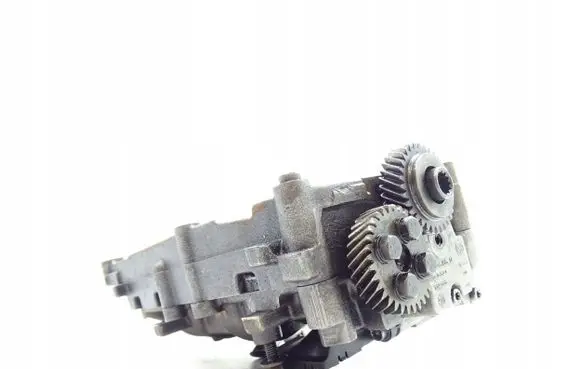 Volkswagen PASSAT B7 Oil pump 