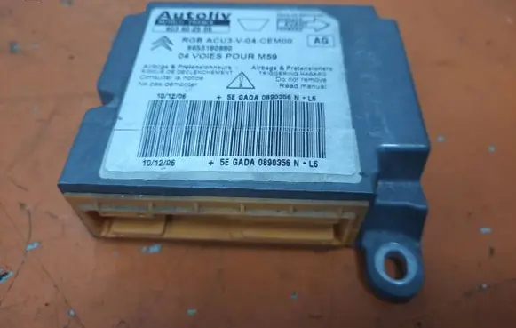 Peugeot Partner Fan control module 9653190880