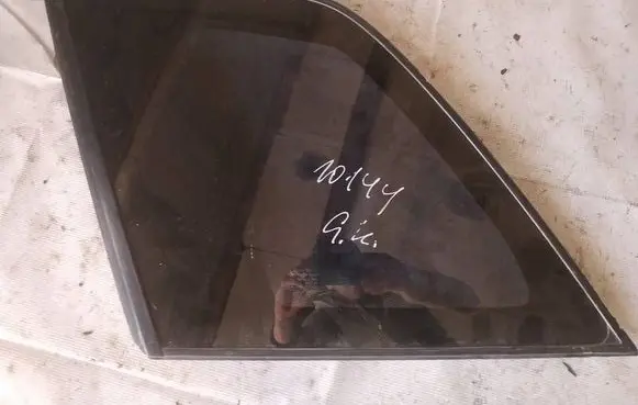Suzuki Grand Vitara II Rear side window as2
