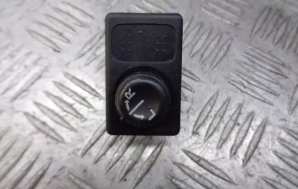 Nissan Primera Wing mirror switch
