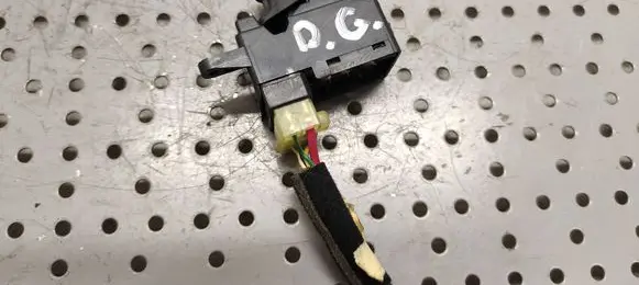KIA Carnival Electric window control switch 4D16
