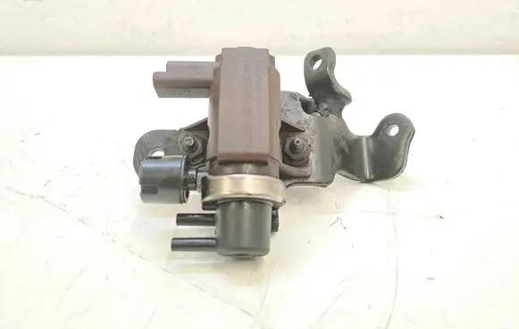 Ford Focus Turbo solenoid valve 9650098380