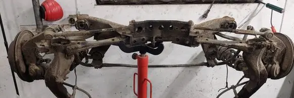 Toyota Avensis T250 Rear axle beam 
