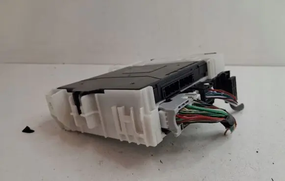 Toyota Hilux (N140, N150, N160, N170) Central body control module 8922116050