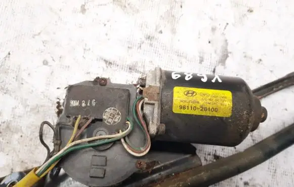 Hyundai Santa Fe Wiper motor 9811026100