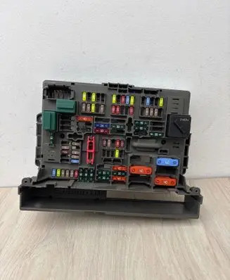BMW X1 E84 Fuse module 9119444 18232000004 90201678