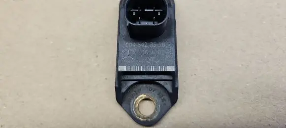 Mercedes-Benz SL R230 Acceleration sensor 0045423518 A0045423518