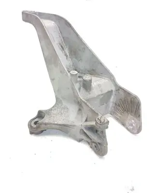 Gearbox mounting bracket