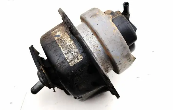 Engine mount bracket