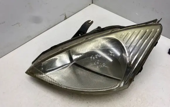 Ford Focus Headlight/headlamp 205676B