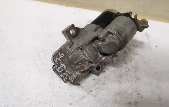 Mazda 6 Starter motor M000T32871