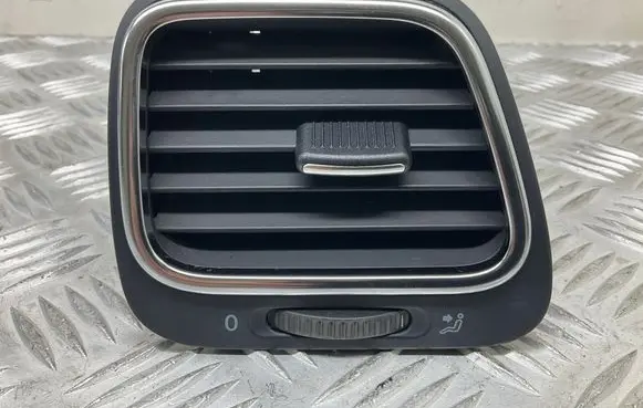 Volkswagen Eos Dashboard side air vent grill/cover trim 1Q0819710B
