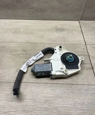 Skoda Superb B6 (3T) Front door window regulator motor 8K0959801A 10420240094 1101965576200